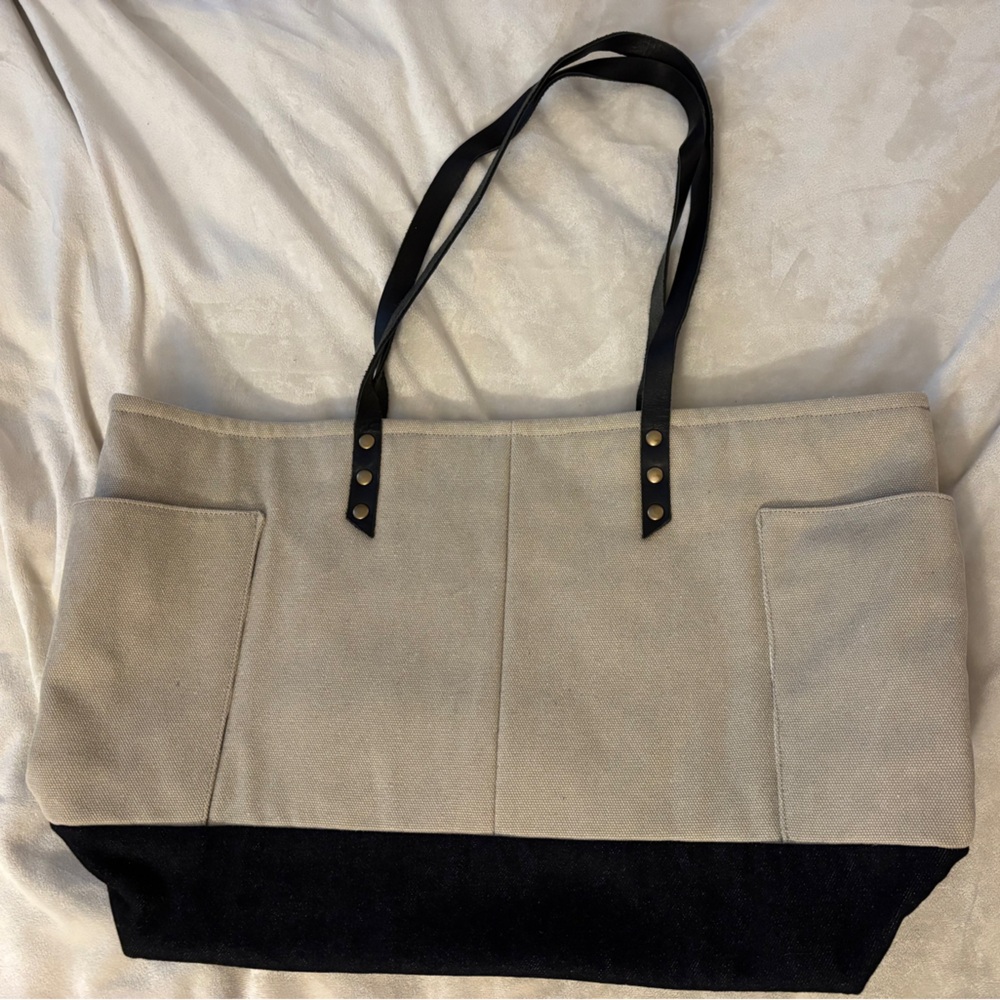 Beige and black shoulder bag purse